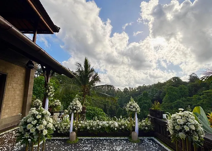 Villa Bidadari Private & Retreat
